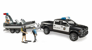 Спасательная техника: Набор игровой: полицейский автомобиль RAM 2500 с лодкой и фигурками, Bruder
