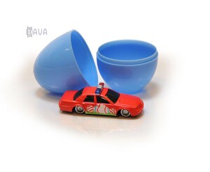 Автомобили: Яйцо-сюрприз с машинкой в ассортименте, Maisto