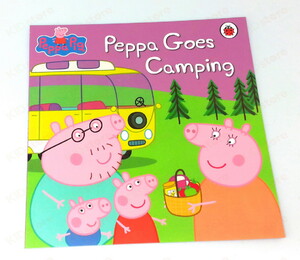 Художні книги: Peppa Goes Camping