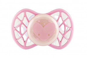 Пустышки: Пустышка Air55 Cool 0m+ симметрическая (светящаяся в темноте) "сердце" розовая Nuvita