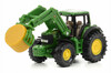 Трактор John Deere с захватом для тюков