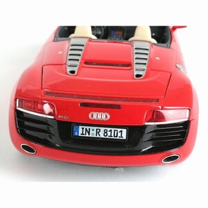 Игры и игрушки: Model Set Автомобиль (2009г., Германия) Audi R8 Spyder; 1:24, Revell