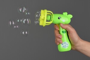 Інші рухливі ігри: Мильні бульбашки Bubble Gun Жираф (зелений) Same Toy