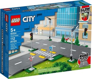 Игры и игрушки: Конструктор LEGO City Town Дорожні плити 60304