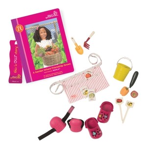 Ігри та іграшки: Аксесуари для ляльок Одяг садівника та книга Нахли (18 предметів), Our Generation