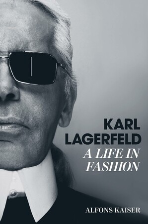 Біографії і мемуари: Karl Lagerfeld: A Life in Fashion [Thames & Hudson]