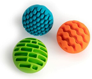 Погремушки и прорезыватели: Прорізувач-брязкальце «Сенсорні кулі» Sensory Rollers, 3 шт., Fat Brain Toys
