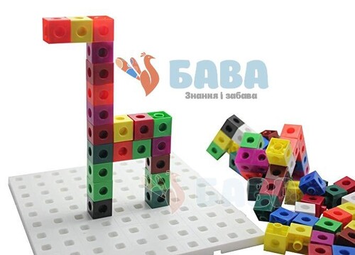 Начальная математика: Набор соединительных кубиков с доской-подложкой