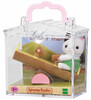 Котенок на качеле в пластиковом сундучке, Sylvanian Families