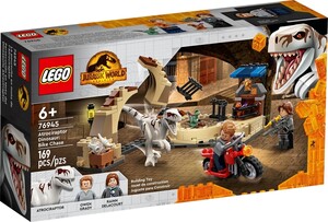 Игры и игрушки: Конструктор LEGO Jurassic World Переслідування атроцираптора на мотоциклі 76945