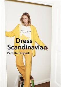 Книги для взрослых: Dress Scandinavian [Hardcover]