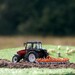 Модель Britains Трактор Massey Ferguson 6290 з культиватором 1:32 дополнительное фото 4.