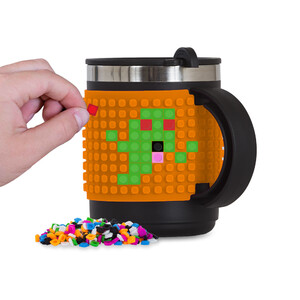 Поильники, бутылочки, чашки: Термочашка оранжевая с пикселями, 480 мл, Pixie Crew
