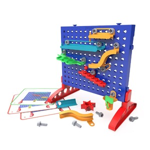 Игры и игрушки: Игровой набор «Закручивай и учись. Лабиринт на стене» Educational Insights