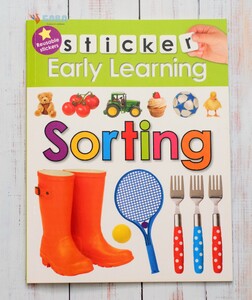Книги для дітей: Sticker Early Learning: Sorting