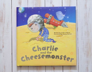 Книги для детей: Charlie and the Cheesemonster