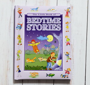 Книги для детей: The Little Book of Bedtime Stories