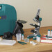 Научный микроскоп в комплекте с аксессуарами Educational Insights дополнительное фото 1.