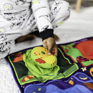 Игры и игрушки: Развивающий коврик-одеяло "Спокойной ночи" Educational Insights