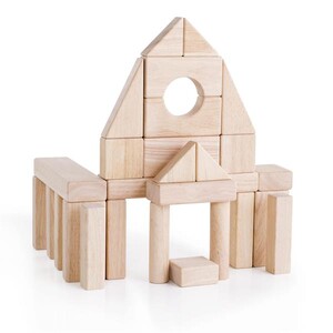 Ігри та іграшки: Дерев'яні кубики Guidecraft Unit Blocks з нефарбованого дерева Геометричні форми, 28 шт.