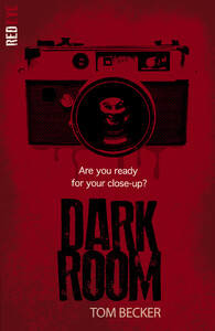 Книги для дорослих: Dark Room