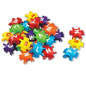 Розвивальні іграшки: Гра для центру води і піску "Крабики літери" Learning Resources