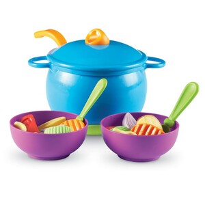 Іграшковий посуд та їжа: Дитячий ігровий набір New Sprouts® "Готуємо суп" Learning Resources