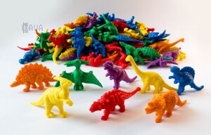 Дрібна моторика і сортування: Різнобарвні фігурки для сортування «Динозаври» 128 шт. EDX Education