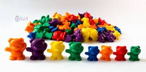 Счётный материал и разряды чисел: Разноцветные фигурки для сортировки "Семейство медведей" 96 шт. EDX Education